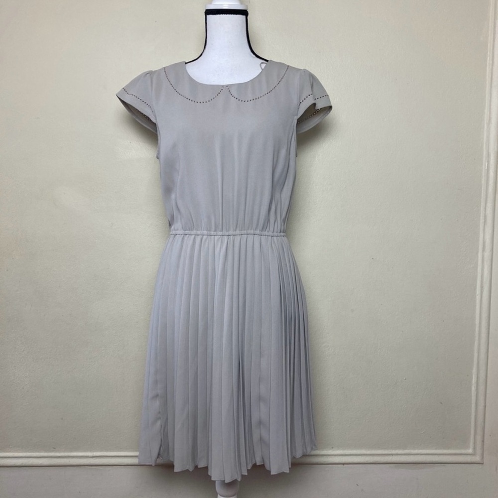 🌻SALE 5/$50 or 10/$75🌻 Lauren Conrad Gray Eyelet Trim Pleated